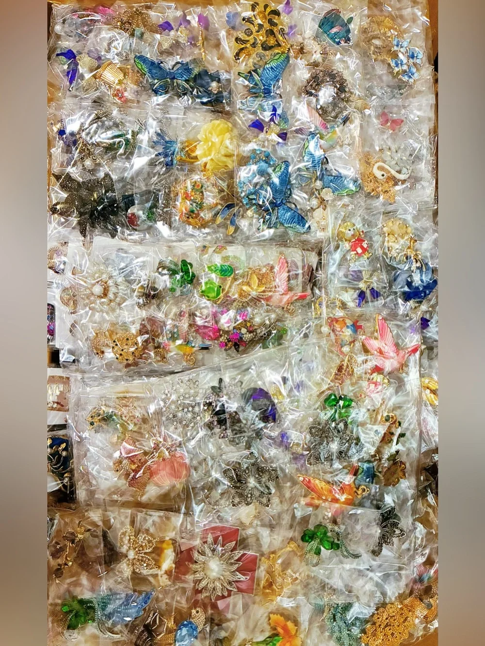 1000 Pcs Wholesale Statement Brooch Pins Rhinestone Crystal Enamel Bulk Lot